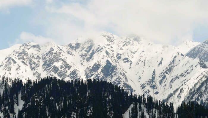 Unveiling the Enchanting and Unexplored Snowy Mountain Valleys of Jammu: Hidden Gems Awaiting Discovery 5 bhadarwah valley Unveiling the Enchanting and Unexplored Snowy Mountain Valleys of Jammu: Hidden Gems Awaiting Discovery