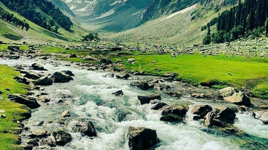 Unveiling the Enchanting and Unexplored Snowy Mountain Valleys of Jammu: Hidden Gems Awaiting Discovery 8 dessa Unveiling the Enchanting and Unexplored Snowy Mountain Valleys of Jammu: Hidden Gems Awaiting Discovery